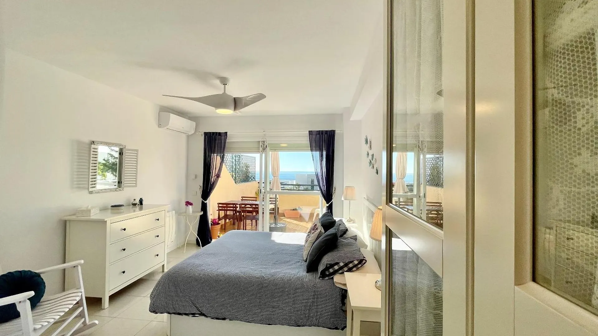 Bright Apartment In Mijas Costa With Shared Pool Cabopino